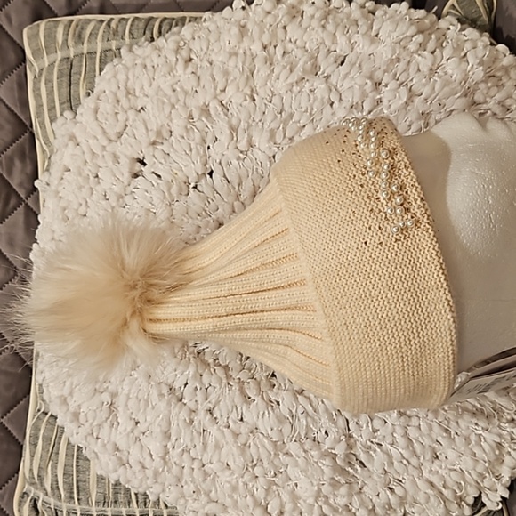 Adrienne Landau Hat - Picture 5 of 12